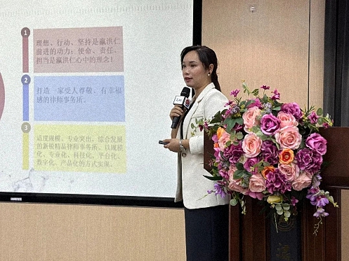 【企业走访】——江西新商界83班琚冰同学所在单位江西瀛洪仁律师事务所260.jpg