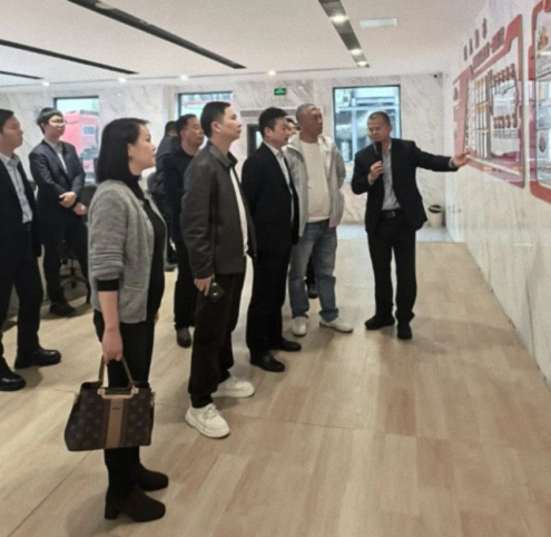 走进渝企标杆 探寻发展密码——ISC巴黎高商企业家创新与创业硕士学位班(2024级)重庆走访活动556.jpg 走进渝企标杆 探寻发展密码——ISC巴黎高商企业家创新与创业硕士学位班(2024级)重庆走访活动556.jpg